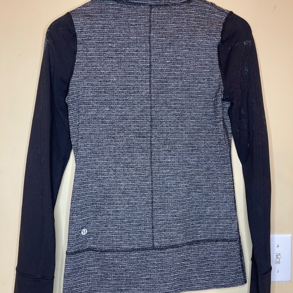 lululemon athletica Gray and Black Jacket - Picture 2 of 9